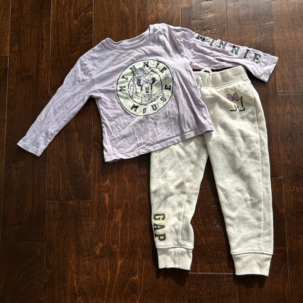 4T Girls Purple cotton shirt & Cream Sweatpants. Minnie Mouse. Disney. Gap.